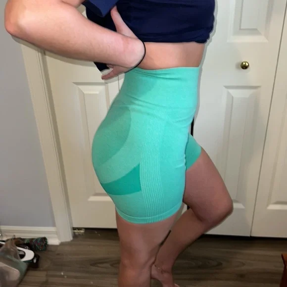 Set of 3 workout shorts - Picture 9 of 10